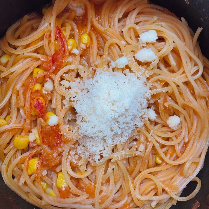 簡単で時短!トマトジュースで煮込むだけパスタ